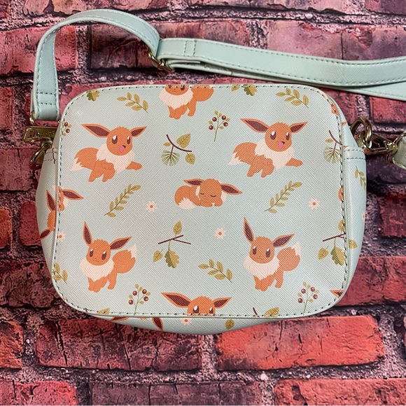 Loungefly Pokemon Eevee Pokemon Floral Heart Logo Crossbody Removable Strap RARE - Picture 6 of 11